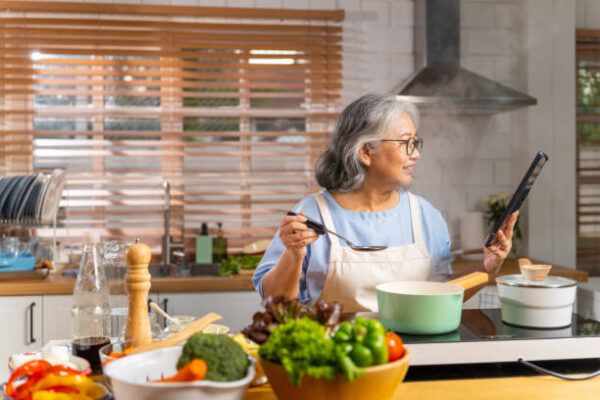 Nutritional Support for Healthy Aging at Home